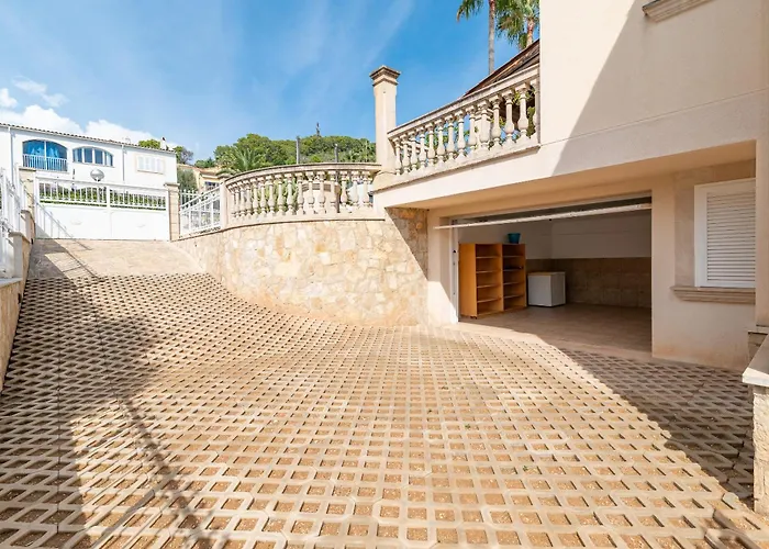 Beach Villa Arran De Mar By Sealand Villas